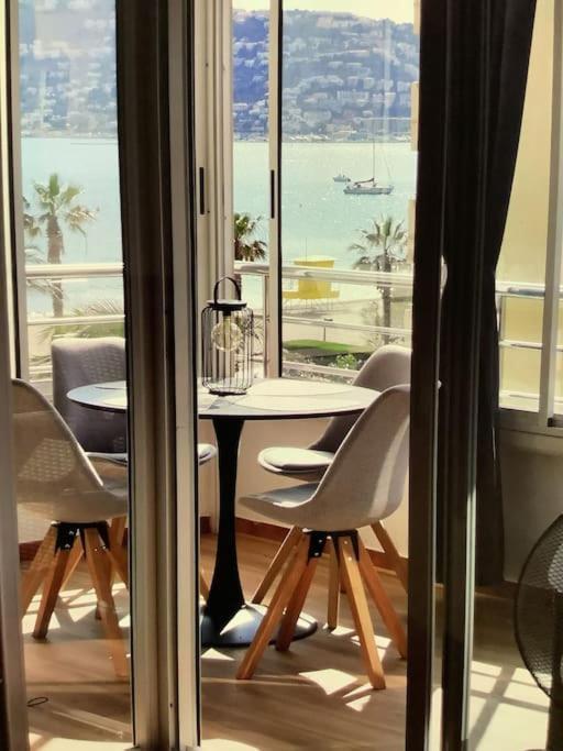 Spacieux Appartement Rose Front Mer Et Piscine Roses Ngoại thất bức ảnh
