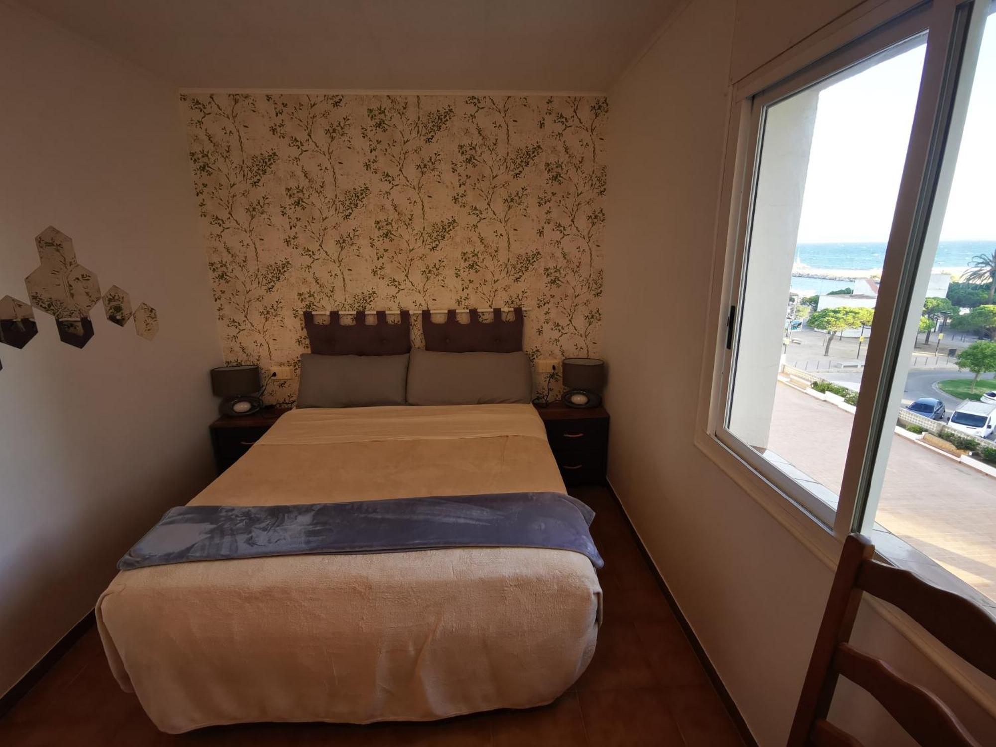 Spacieux Appartement Rose Front Mer Et Piscine Roses Ngoại thất bức ảnh