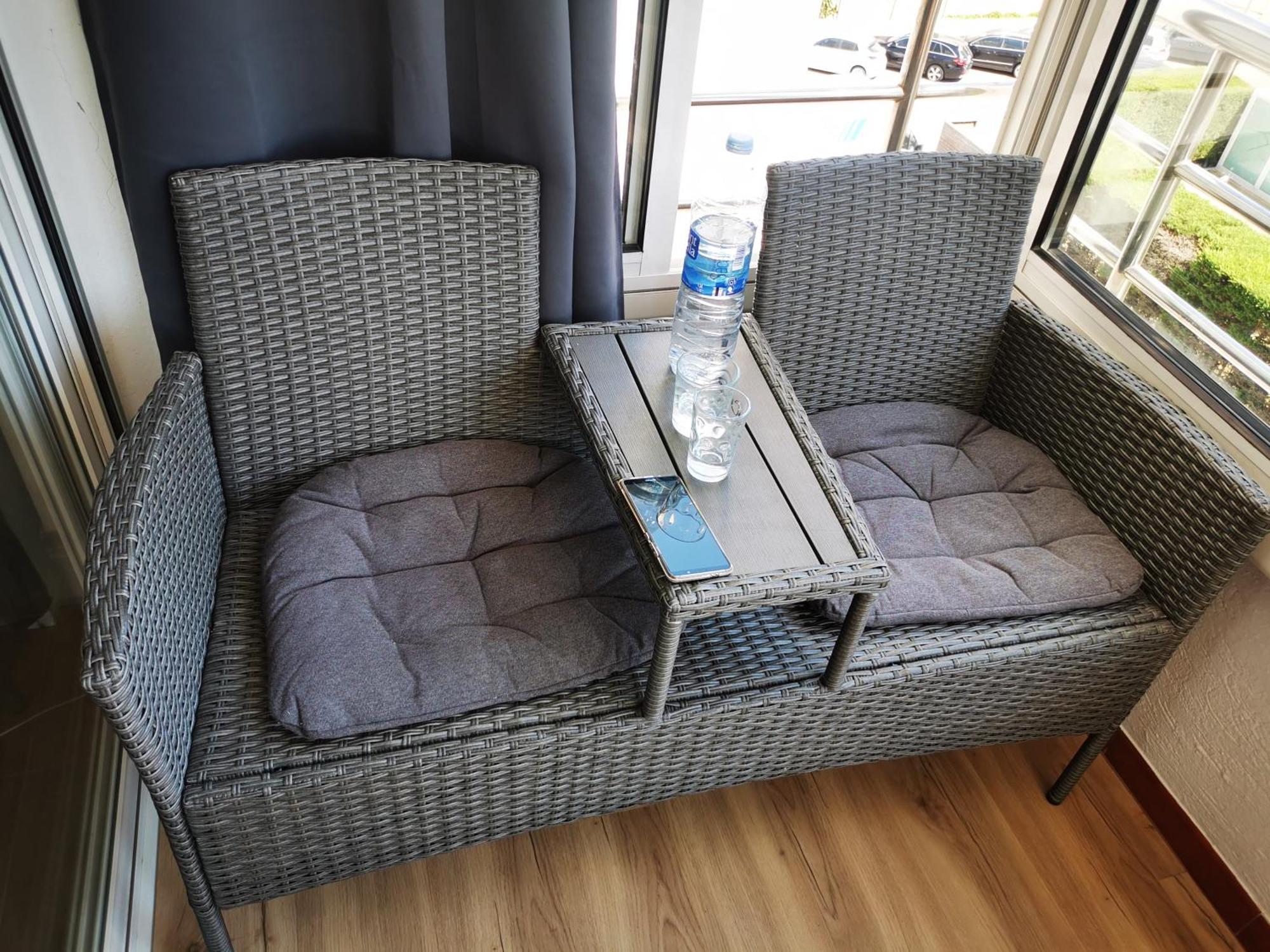 Spacieux Appartement Rose Front Mer Et Piscine Roses Ngoại thất bức ảnh