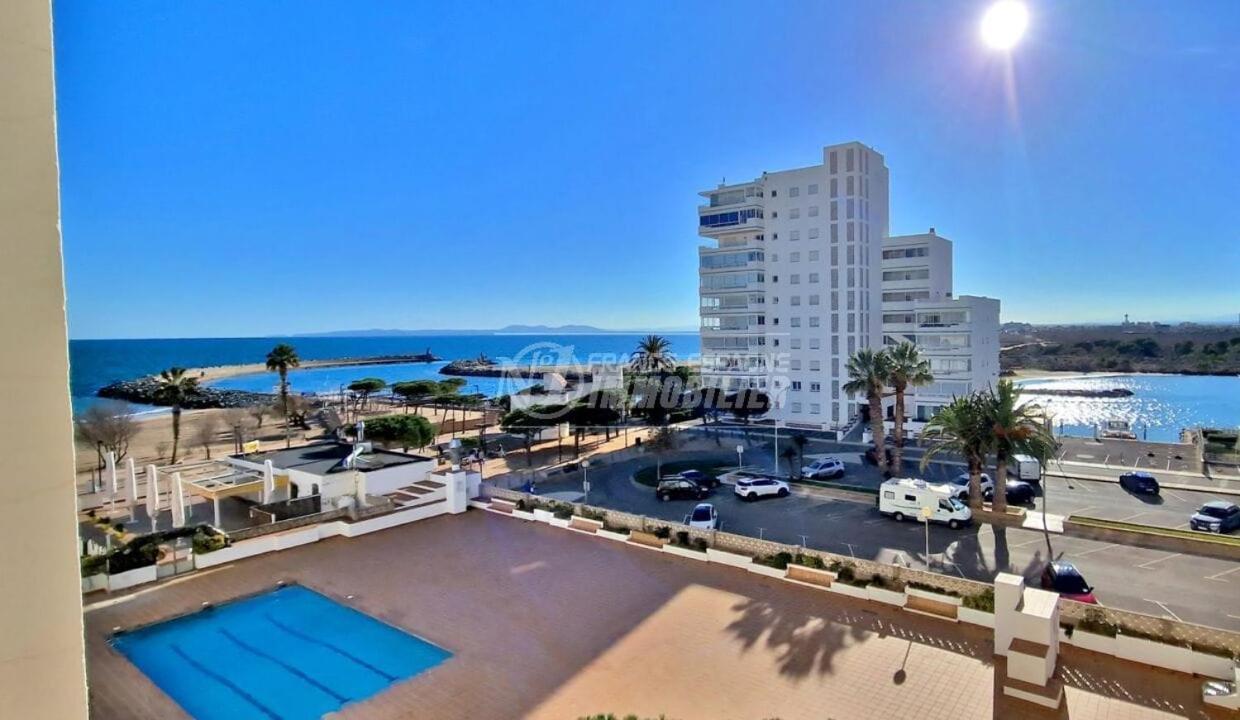 Spacieux Appartement Rose Front Mer Et Piscine Roses Ngoại thất bức ảnh